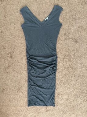 James Perse Charcoal Gray V-Neck Sleeveless Ruched Midi Dress